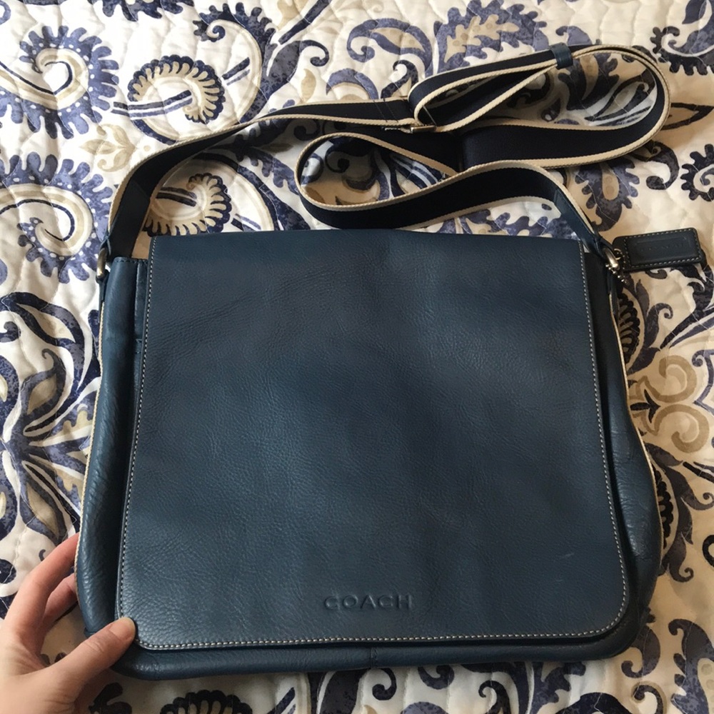 Coach Heritage Messenger Mag Bag